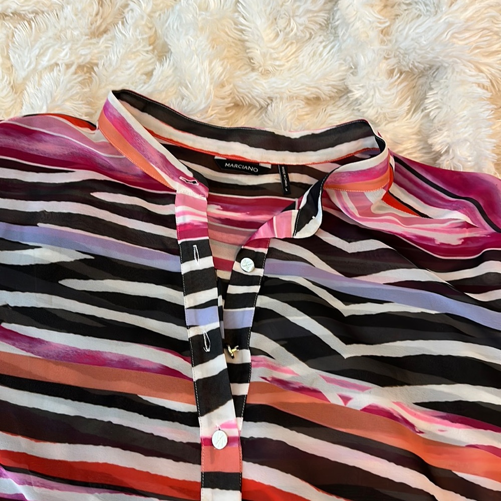 Marciano multi color blouse size LG great condition